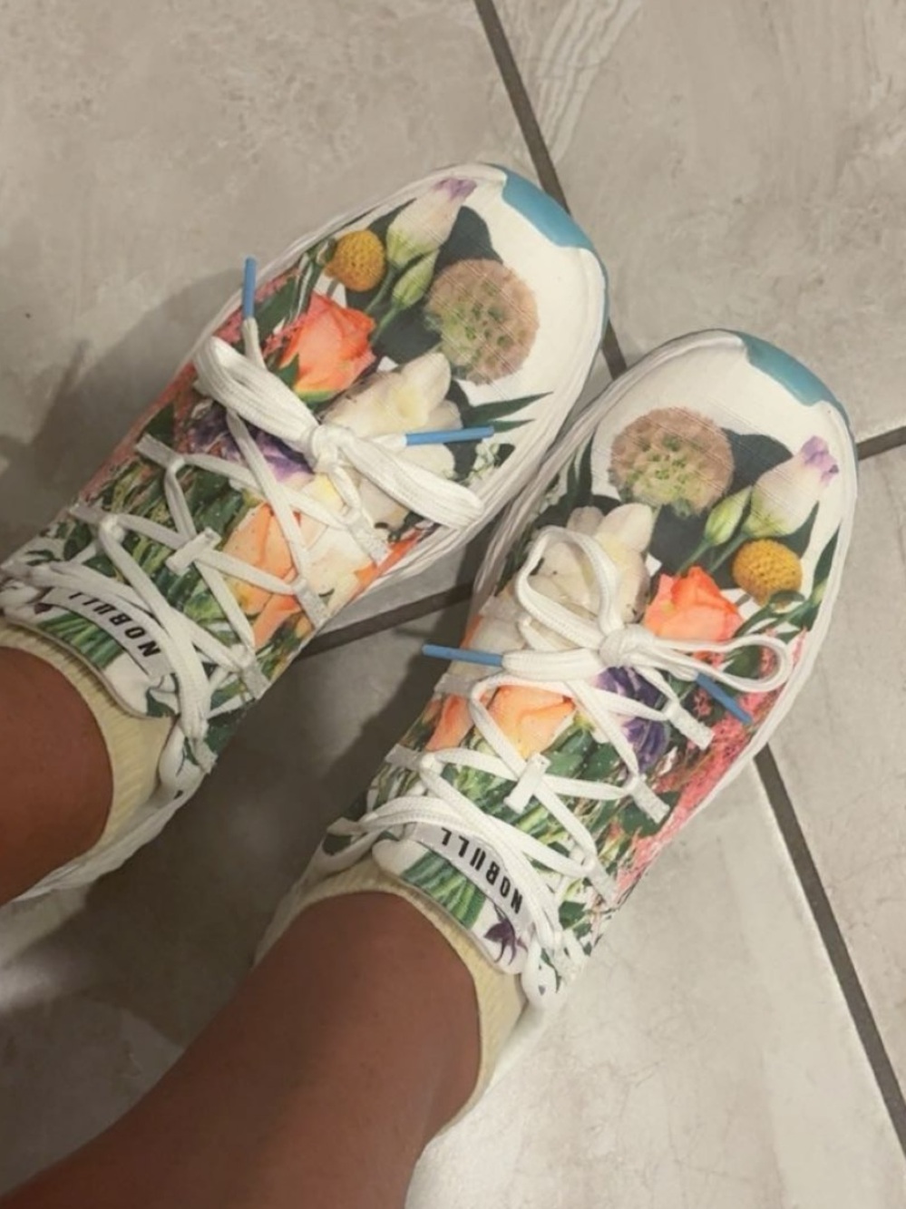 NOBULL All The Flowers/White All Day Ripstop Shoes, size 9, Like New
